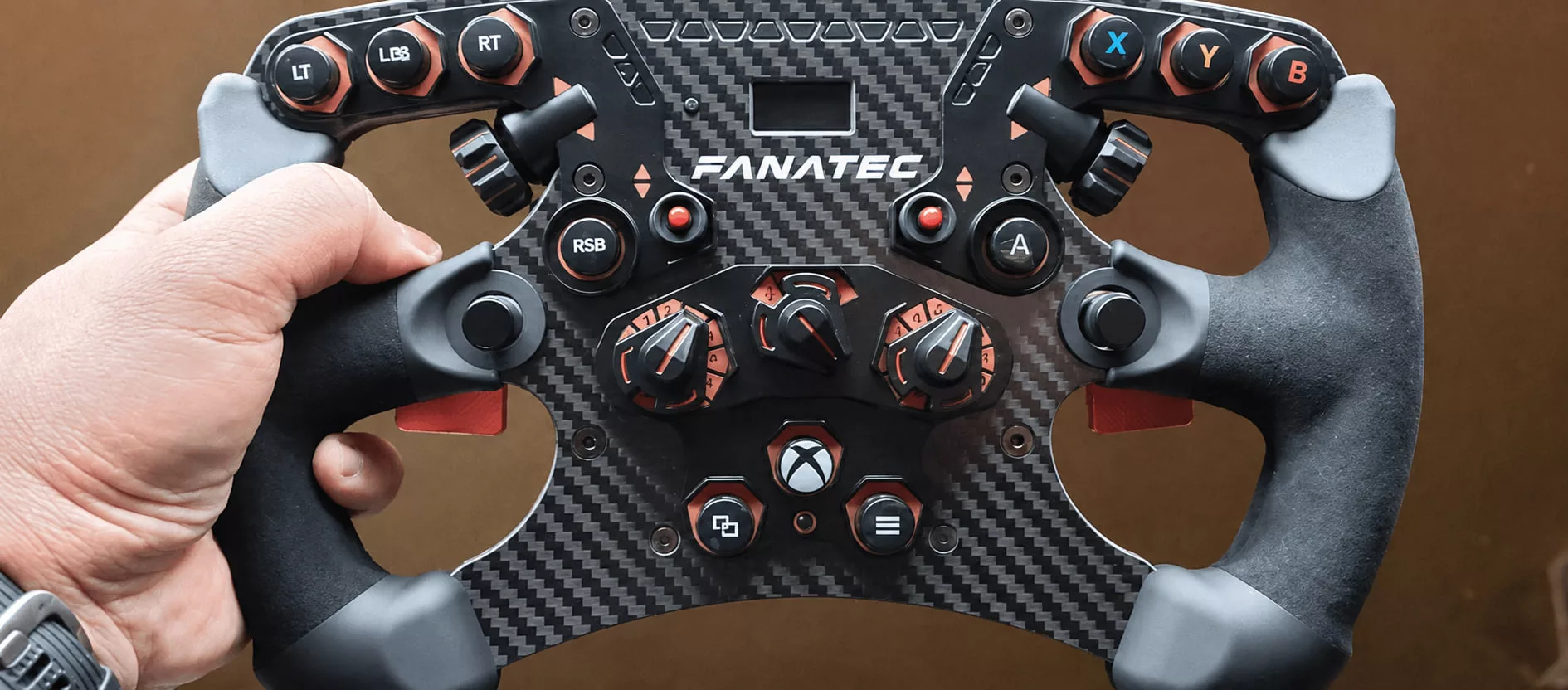 Volant de simulateur de pilotage a retour de force Direct Drive