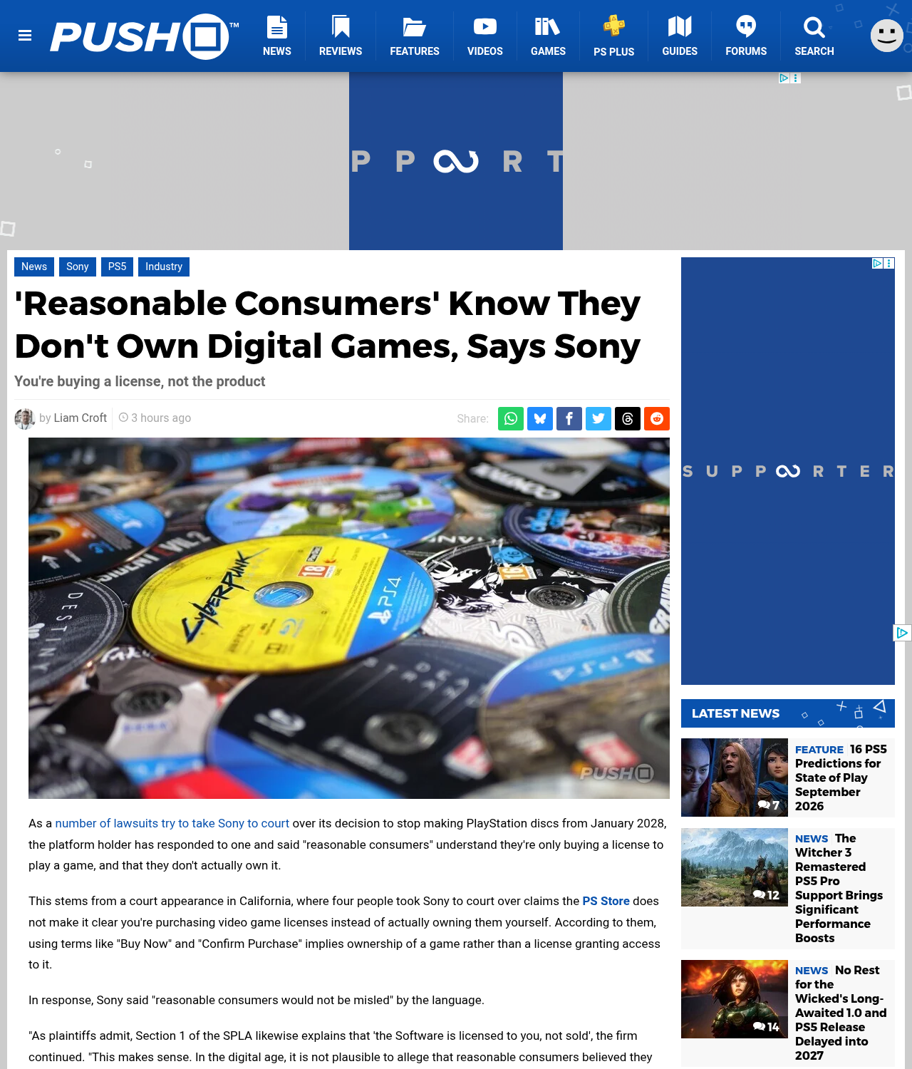 Article de Push Square signe Liam Croft, titre sur le fait que les consommateurs raisonnables savent qu'ils ne possedent pas leurs jeux numeriques selon Sony, illustre par un tas de disques PlayStation 4 et 5 eparpilles