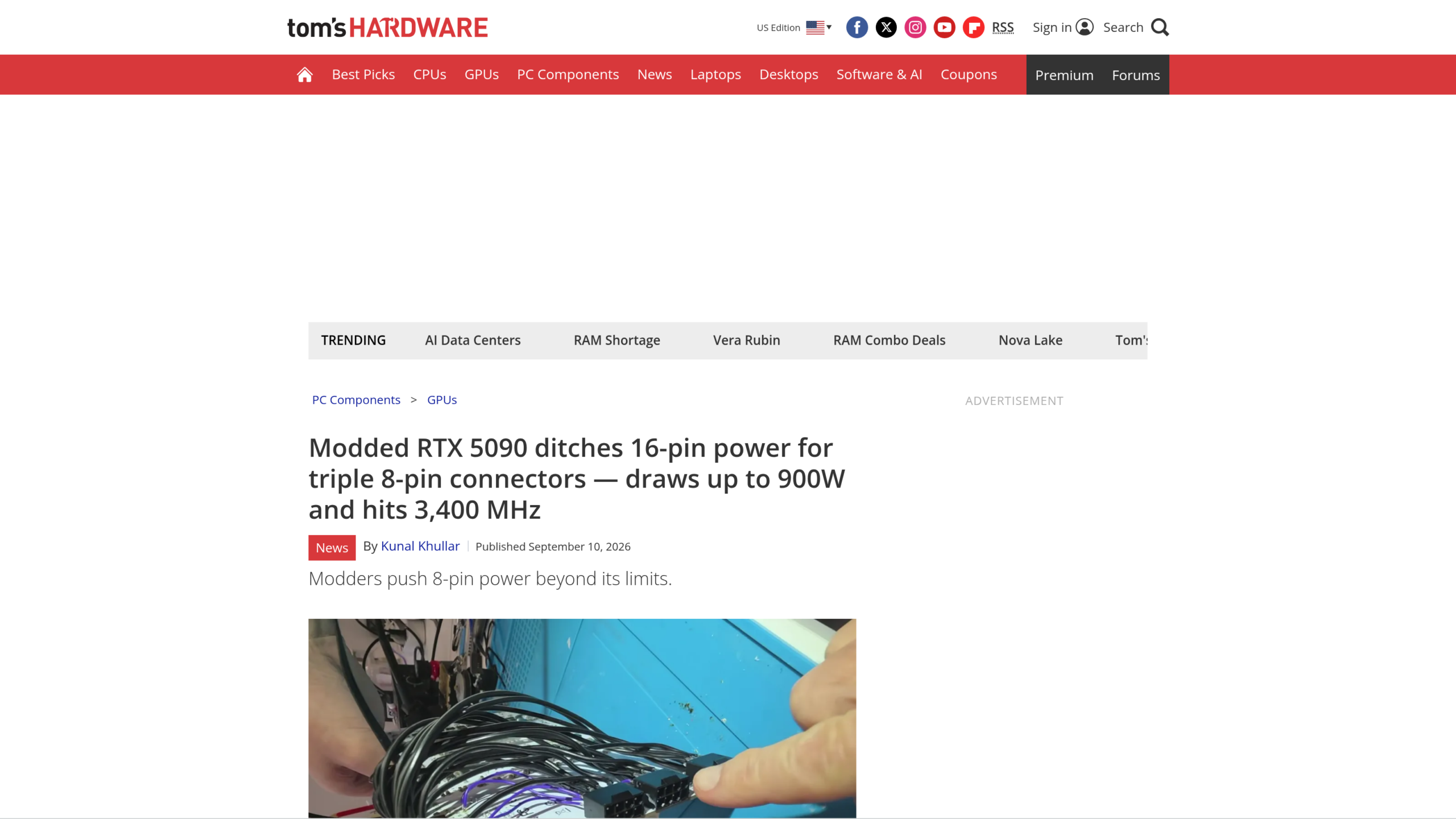 Article de Tom's Hardware signé Kunal Khullar, publié le 10 septembre 2026, montrant une main qui tient les câbles noirs et les connecteurs 8 broches