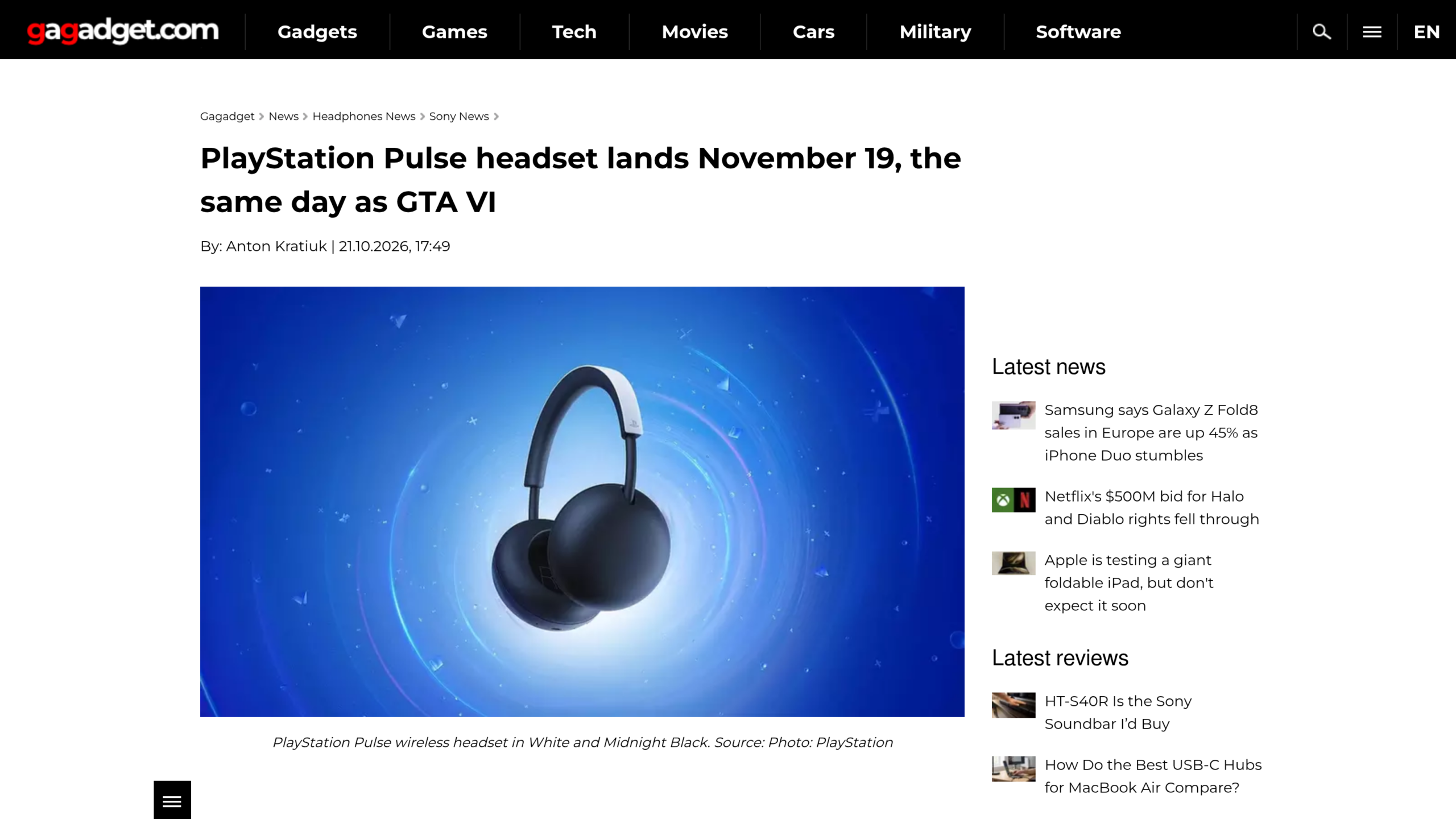 Article de Gagadget du 21 octobre 2026 signé Anton Kratiuk, avec la photo officielle du casque PlayStation Pulse blanc et noir sur fond bleu
