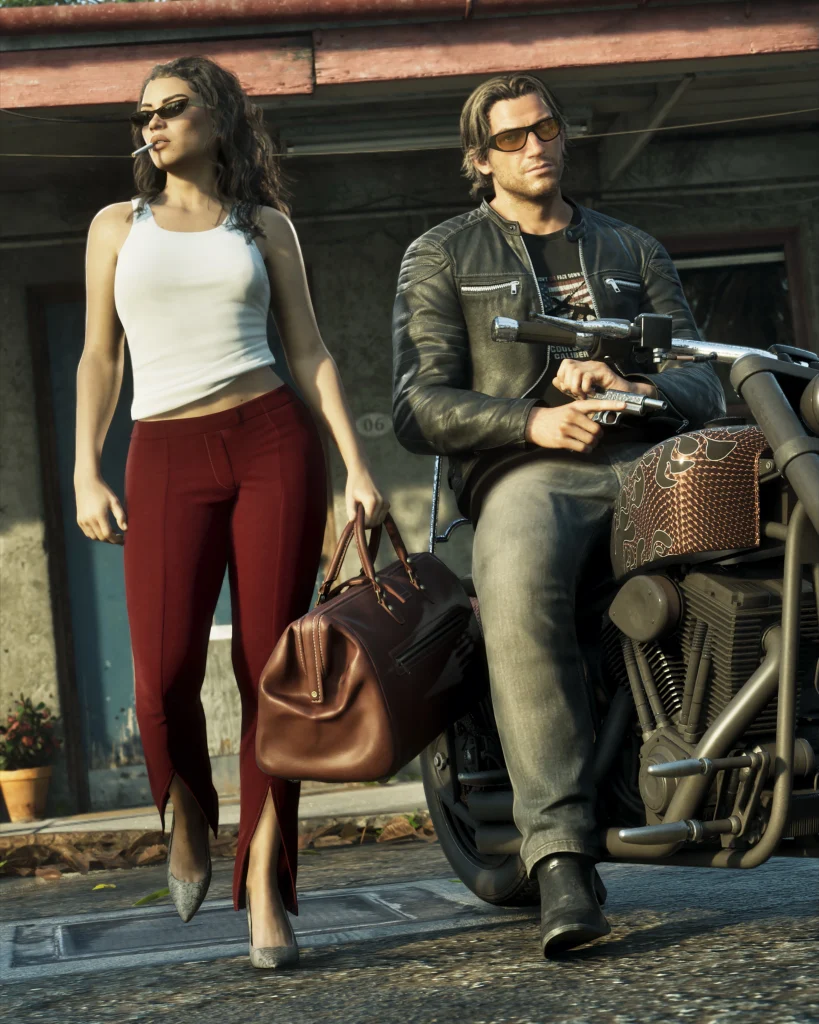 Lucia en débardeur blanc et pantalon rouge, cigarette aux lèvres, un sac en cuir à la main, à côté de Jason en blouson de cuir assis sur une moto, pistolet à la main