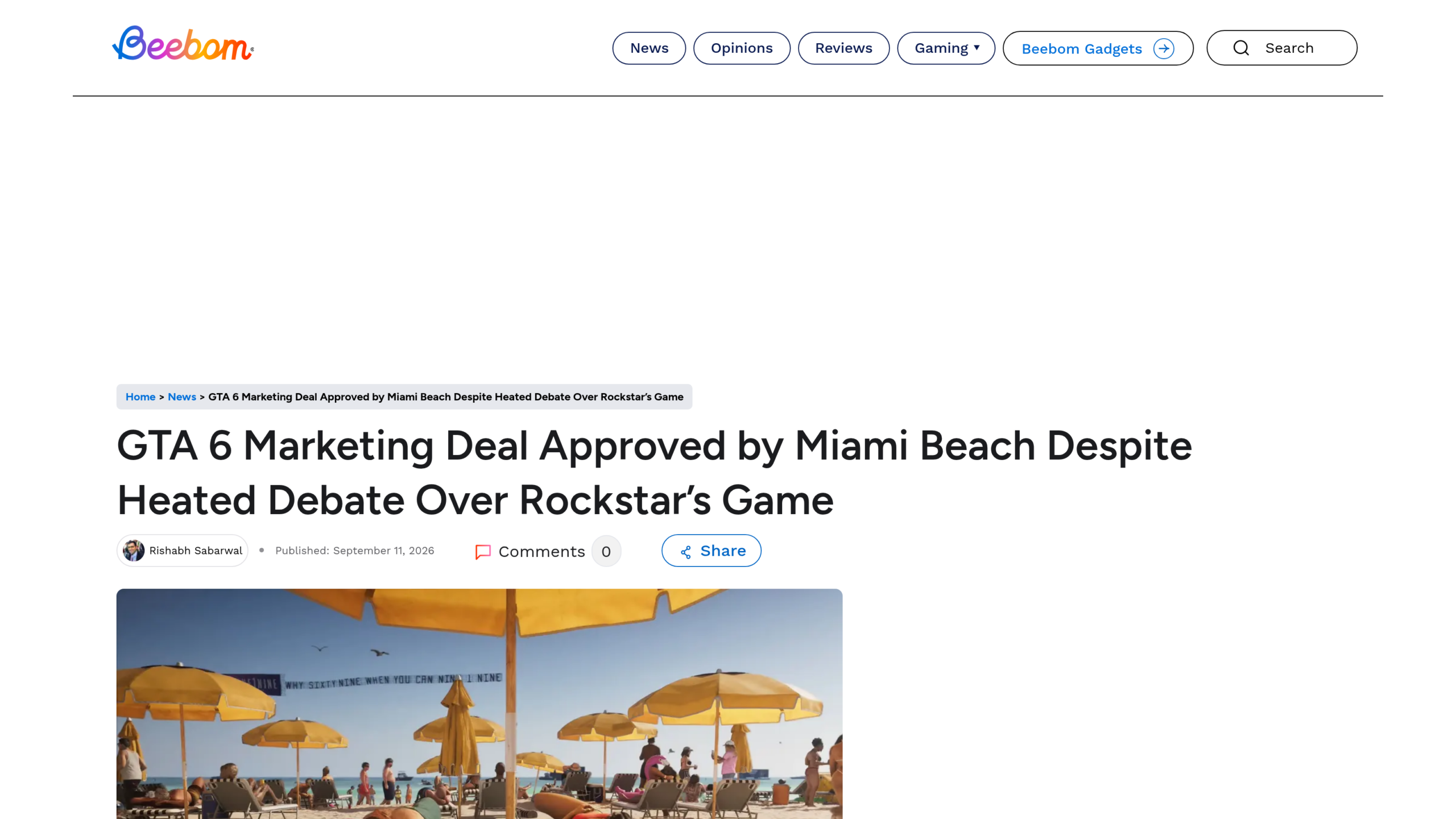 Page de Beebom sur l'approbation par Miami Beach de l'accord marketing GTA 6, avec des parasols jaunes sur une plage