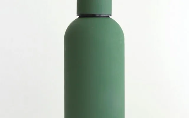 Gourde métallique verte fermée