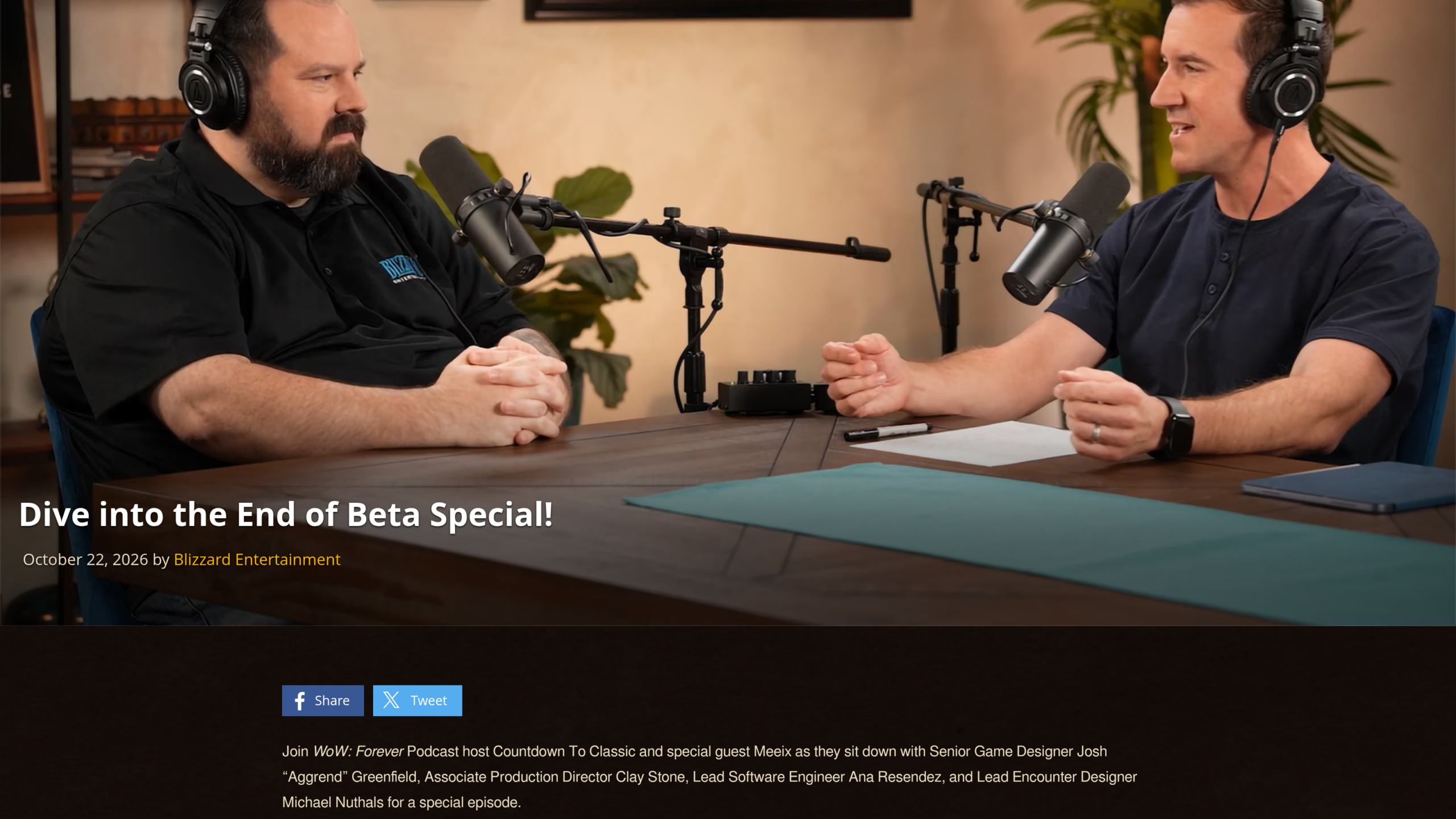 Page d'actualité du site de World of Warcraft avec la photo du plateau du podcast, deux développeurs devant leurs micros