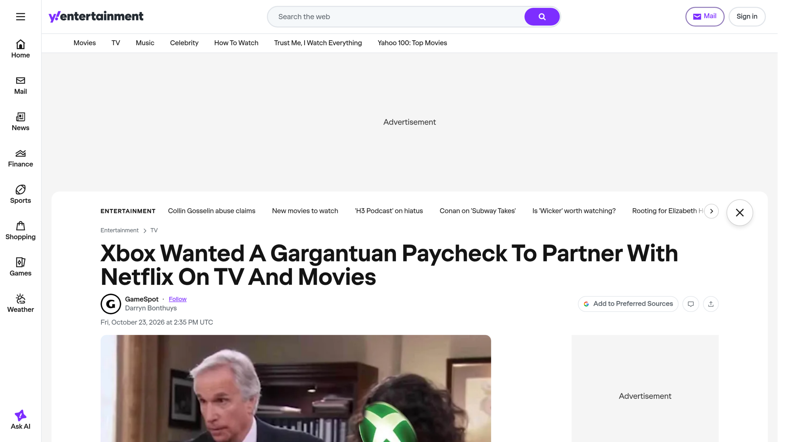 Page Yahoo de l'article de GameSpot, titre sur le chèque géant demandé par Xbox à Netflix, avec une image d'un homme en costume face à une manette verte